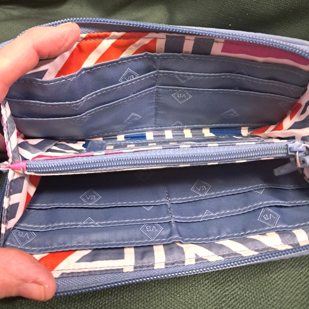 Vera Bradley Wallet! Painted Medallions pattern! - Picture 3 of 4